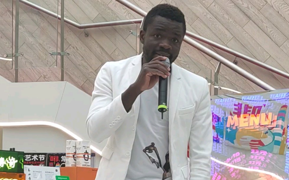 “喀麦隆豫剧名家”刘汴京演唱豫剧名段《朝阳沟·坚决在农村干他一百年》